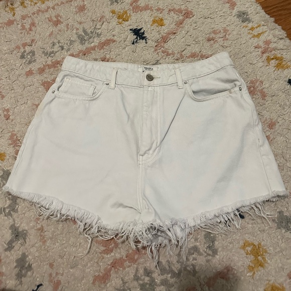 FOREVER 21 WHITE SHORTS - Picture 1 of 4